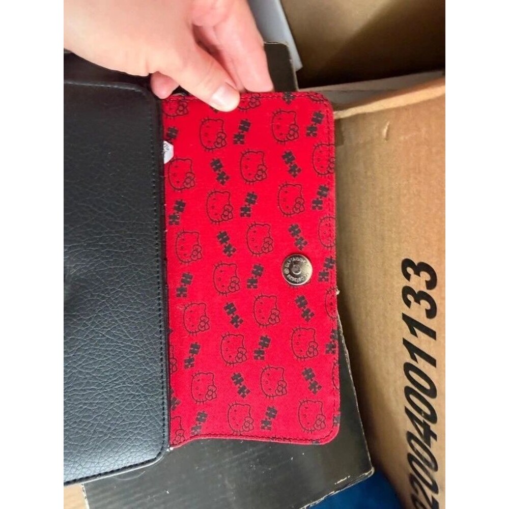 Hello kitty wallet - Picture 2 of 4